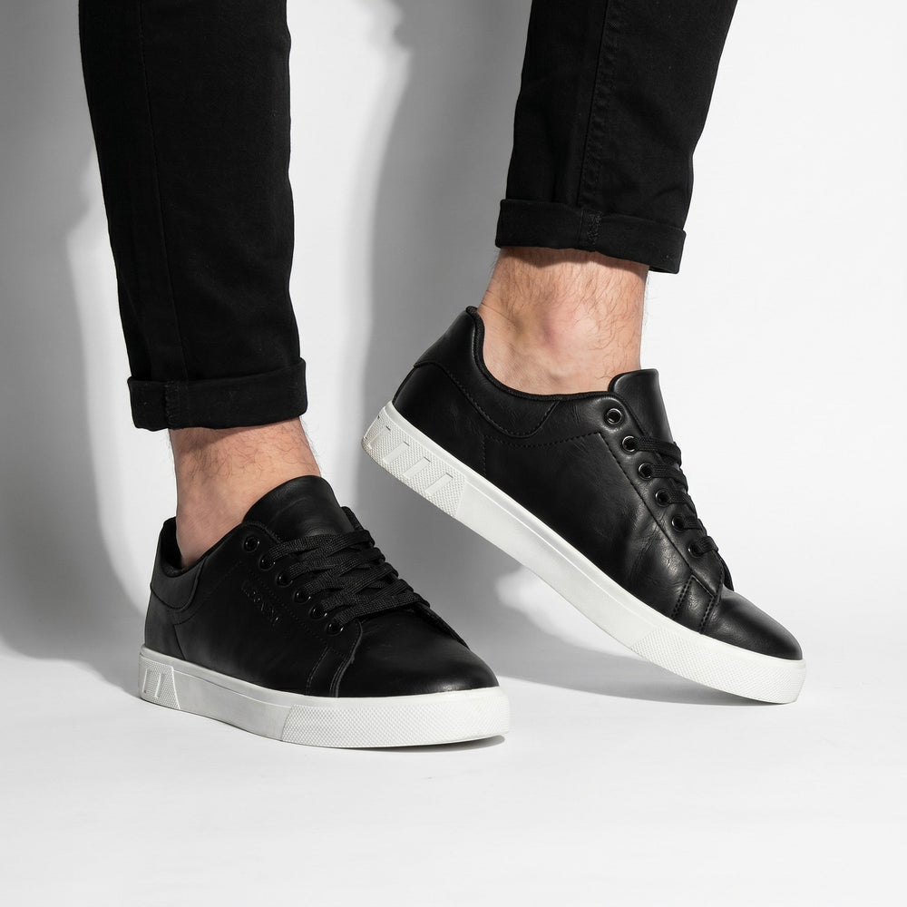 Colby | Minimalist Lace-Up Low-Top Trainers