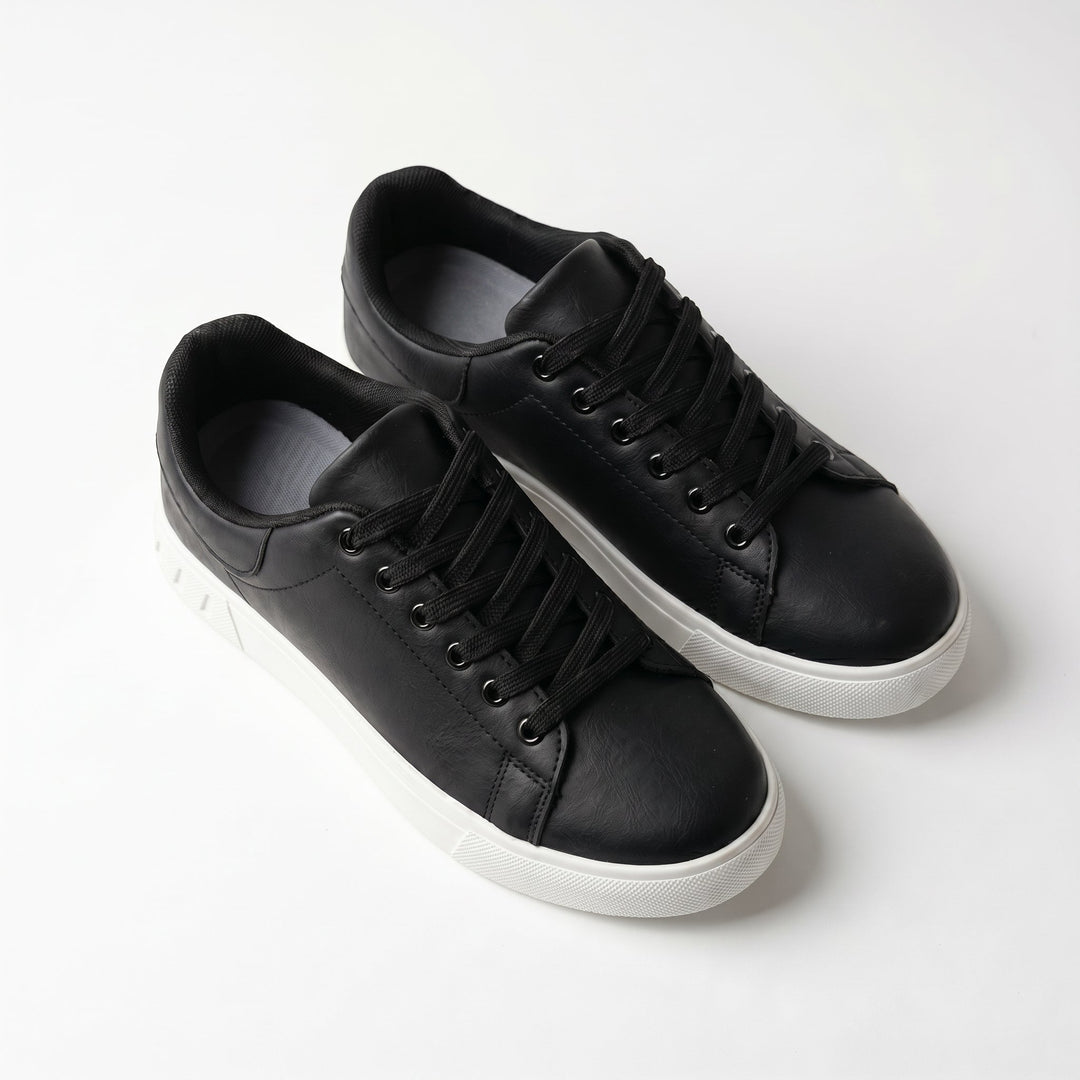 Colby | Minimalist Lace-Up Low-Top Trainers