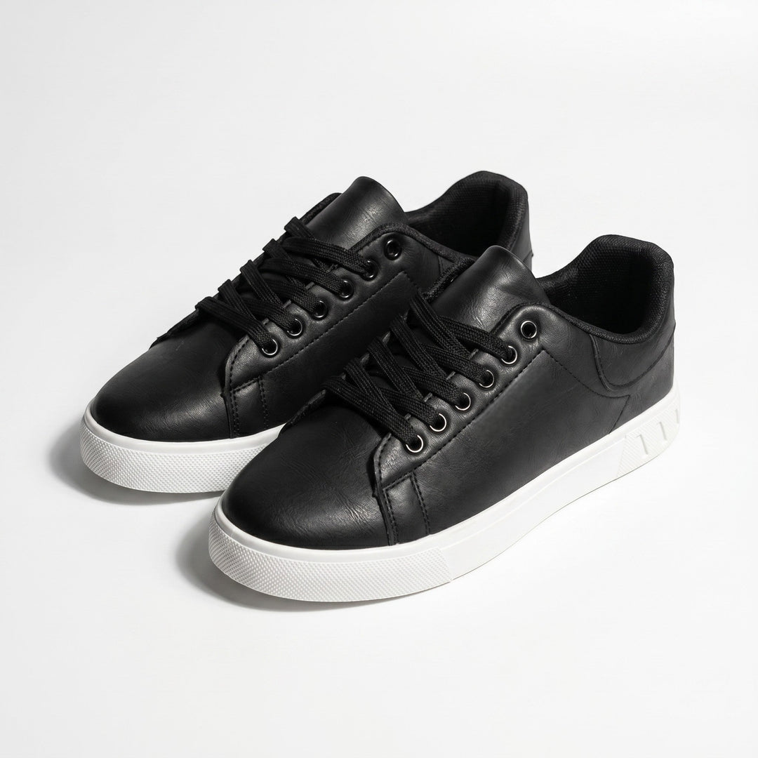 Colby | Minimalist Lace-Up Low-Top Trainers